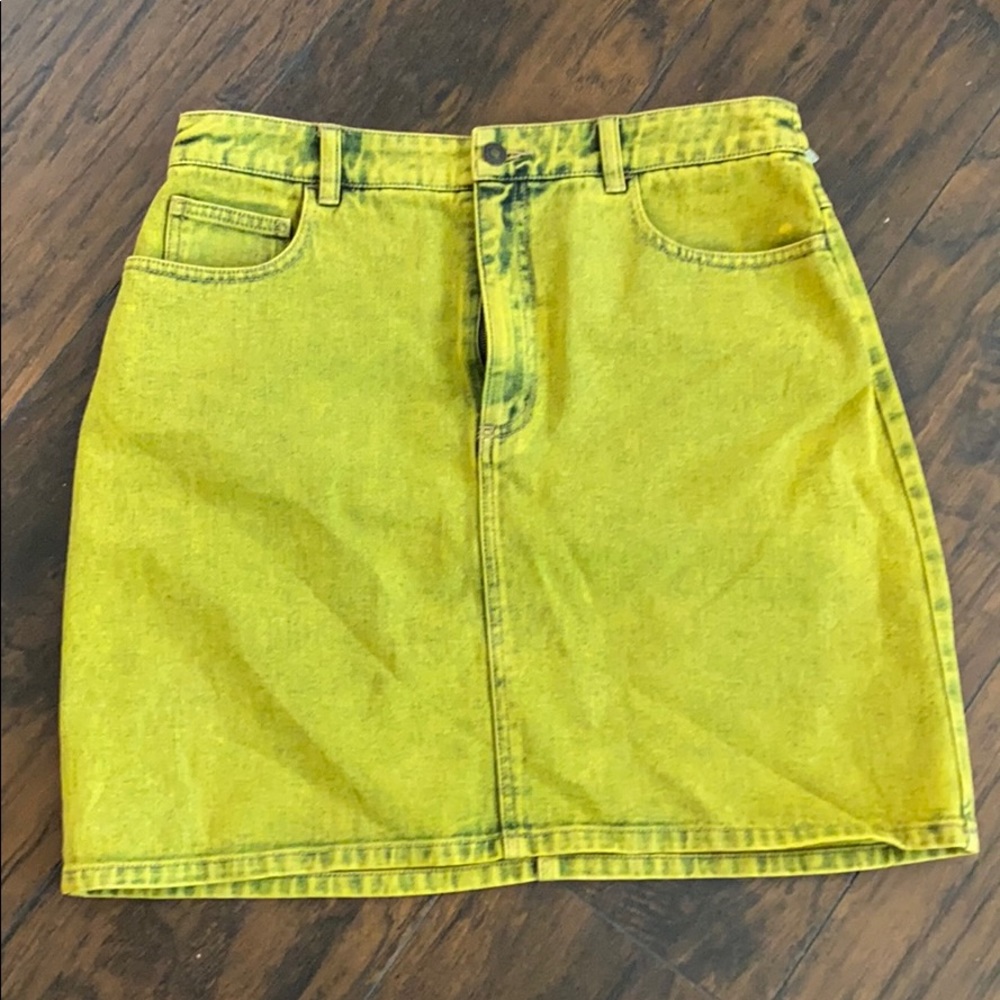 Vintage yellow mini skirt